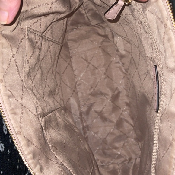 MICHAEL KORS JET SET CROSS GRAIN LEATHER TOP ZIP TOTE BAG - Picture 12 of 13